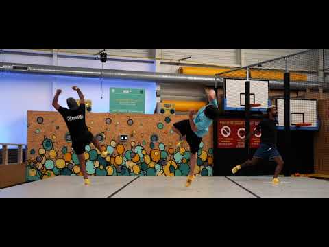 Figures de break dance à Xperience Park à Mulhouse en Alsace