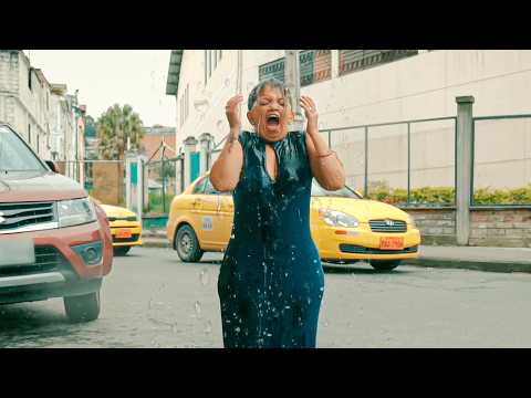 She arrived in the neighborhood with gossip...and her welcome was crazy | Luz María