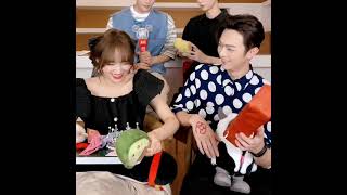 Download lagu Cheng Xiao and Xu Kai arm wrestling | Who is the winner??? mp3