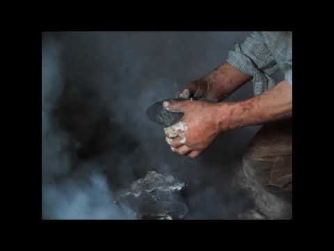 Bäuerliche Kalkbrennerei. Teil 2: Brennen des Kalks und Austragen des Ofens