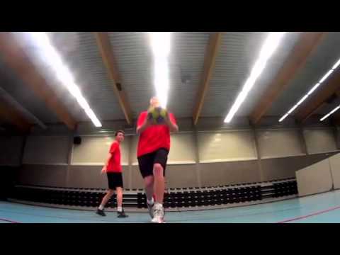 Korfball basics 8 - Running in Shot