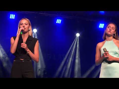 35-lecie zespołu "CHWILKA" - Katarzyna SAWCZUK i Aleksandra SMERECHAŃSKA - gitara  Mattia ROSIŃSKI