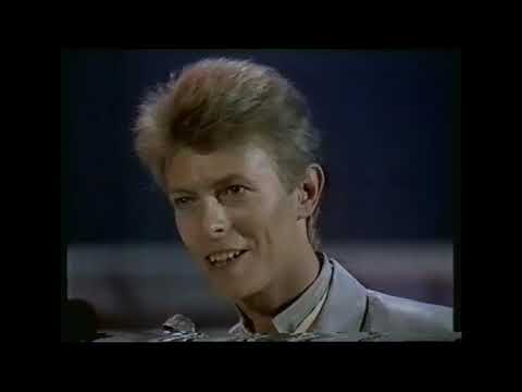 1981 David Bowie collects award for Best Male Singer at the 1980 Rock & Pop Awards