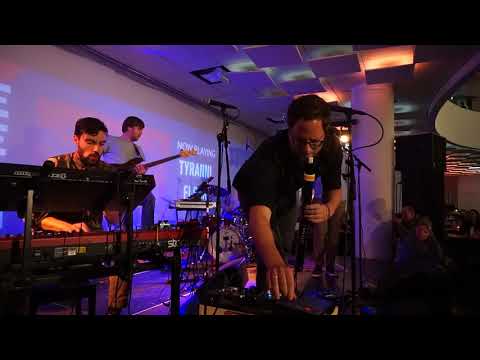 Tyranni Flock - Dive in the Deep (live)