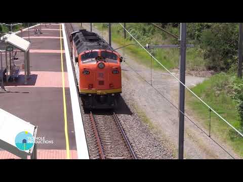 Diesel Locomotive CLF4 (Streamliner) & 852 - Light Engine Movement - January 2022