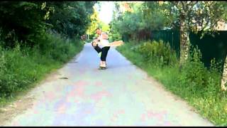 preview picture of video 'Longboarding dad and son, Sergiev Posad, Russia'