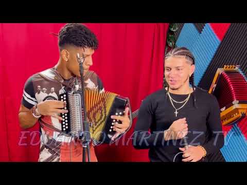 Angel Valerio Y El Rubio Cantando