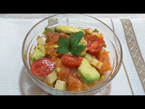 Ensalada de aguacate y salmón-saludable y riquísima
