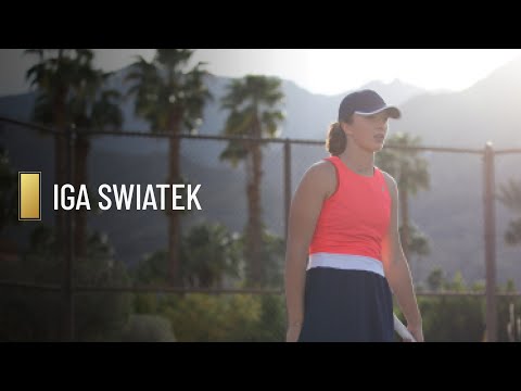 Iga Swiatek: Meet Your Coach | TopCourt
