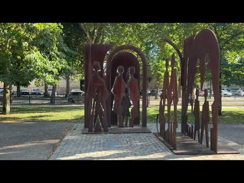 Monumento Escultura a los Derechos Humanos en Burgos