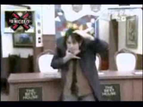 SuperXclusivo 10/30/09 - Hombre que desplaza su cabeza