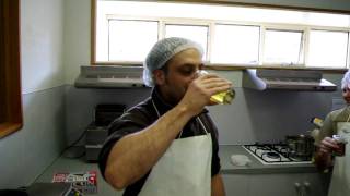 preview picture of video 'Jason The Human fish drinks 250ml of olive oil'