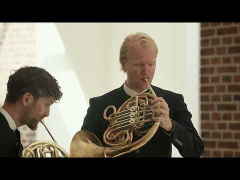 Mozart: 12 Duets For Two Horns, K487  IV. Polonaise