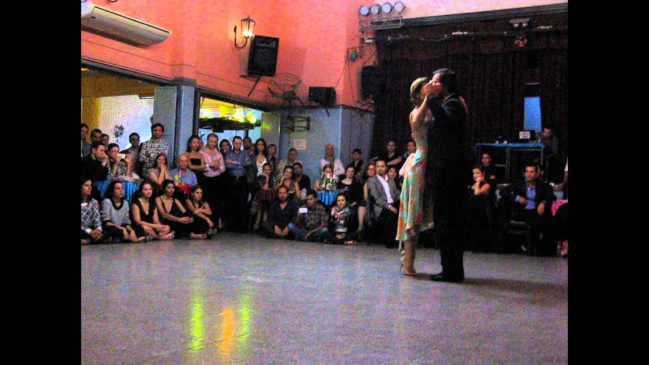 FABIAN PERALTA y JOSEFINA BERMUDEZ en Viva La Pepa Milonga (2/4)