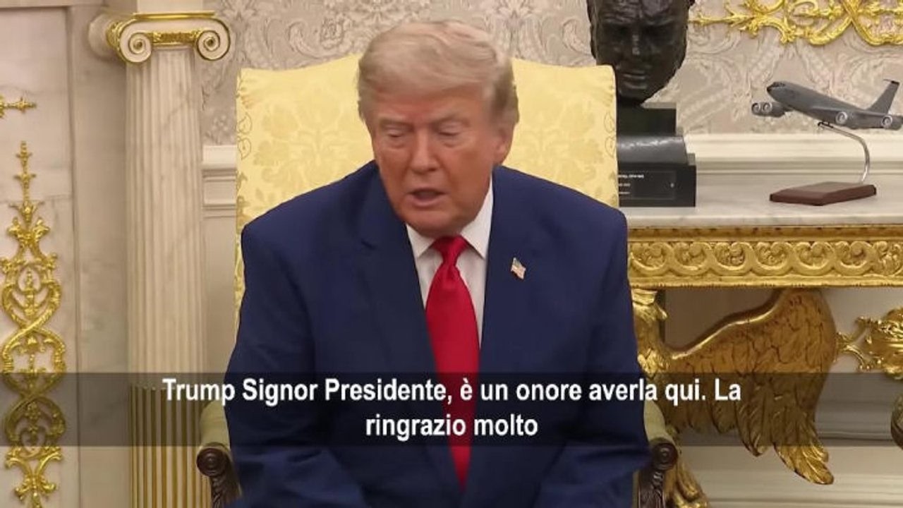 Presidente del Libano Aoun a Trump: Lei è un grande Presidente. Il tycoon: Sa bene come prendermi