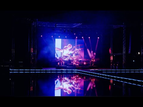 Martin Kohlstedt & Three Drummers