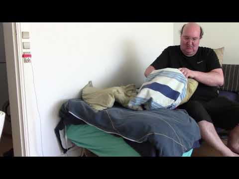 MongoTV_2247 - Skifter SENGETØJ og Sætter Mad Over