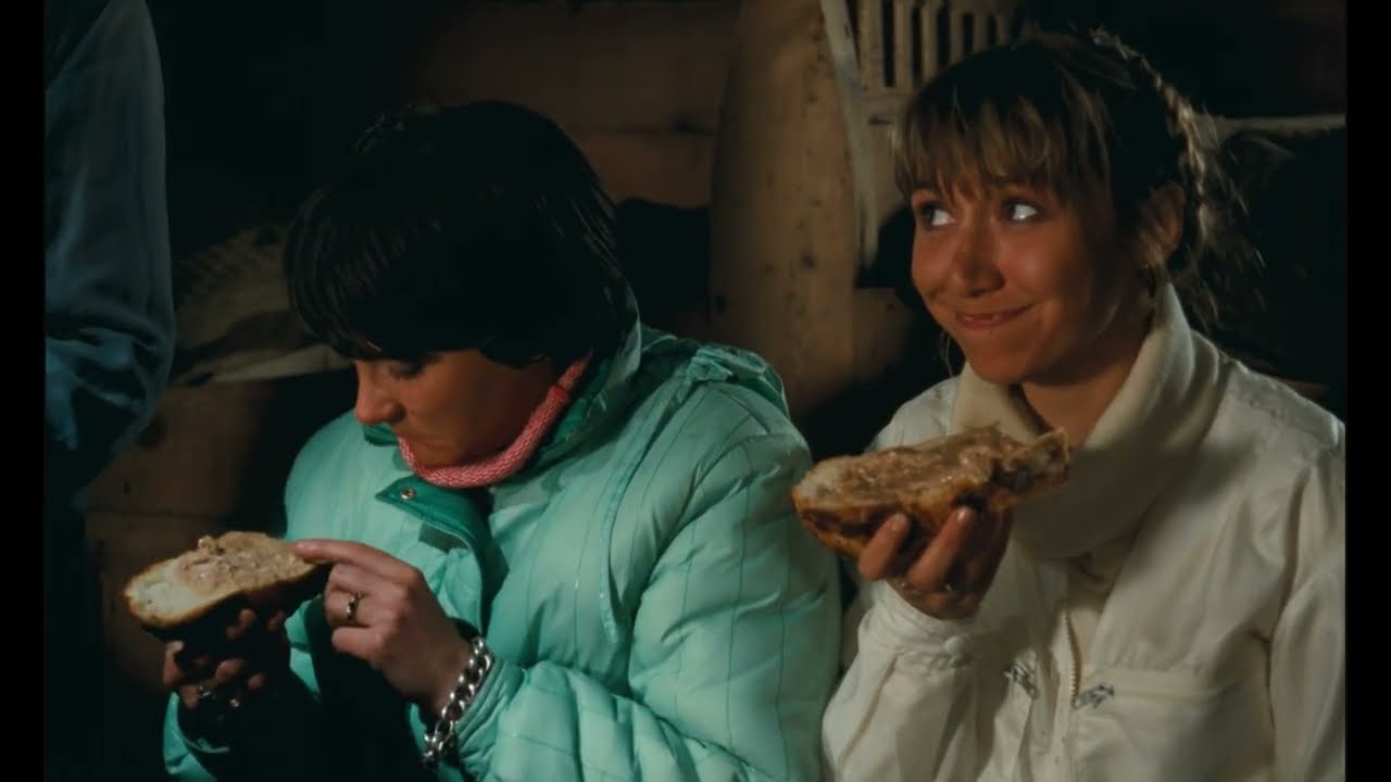 Miniature de la vidéo LES BRONZÉS FONT DU SKI | Extrait - Dégustation paysanne du film Les Bronzés font du ski