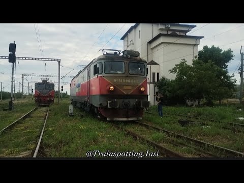 EA 533A companiei CFR Marfă & ED 016imp la un marfar de la Socola cu containere de metal30.06.2023