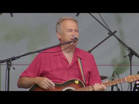 Janez Doltar z belokranjskimi tamburaši 4