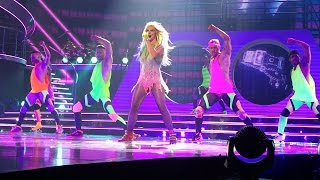 Britney Spears - Pretty Girls Ft Iggy azalea Live In Planet Hollywood