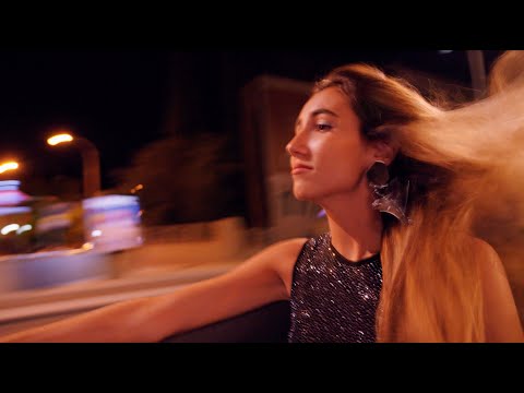 Mercedes Cañas - No quiero fluir (Videoclip Oficial)