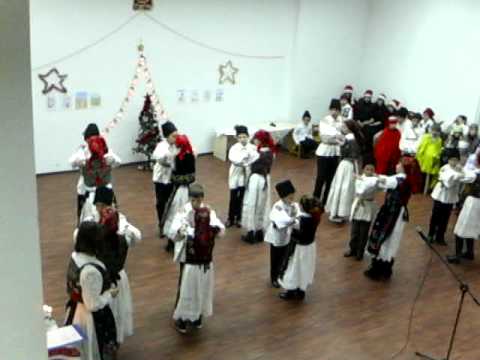 Ansamblul "Floare de Colt" Vadu Crisului Coregraf:Gavrilut Florin