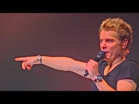 Bénabar: Please post song title in comments below (live in Strasbourg)