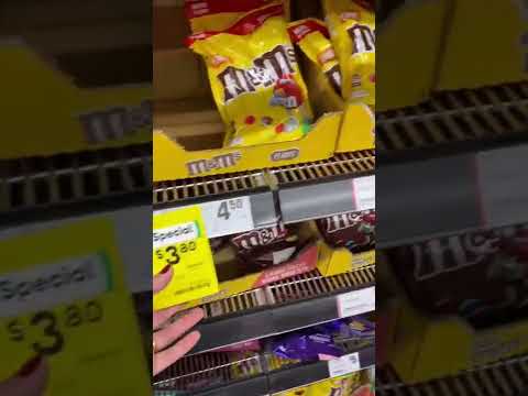 Let’s Buy Some Chocolate #shorts #shortvideo #buying #chocolate #satisfyingvideo