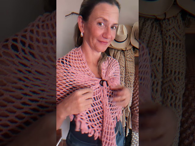 Vídeo relacionado con Zyzzephyr Chal Triangular De Punto Con Hebilla De Cuero, Bufanda Triangular De Cuero Con Hebilla De Chal Para Mujer, Bufanda Triangular (Rojo)