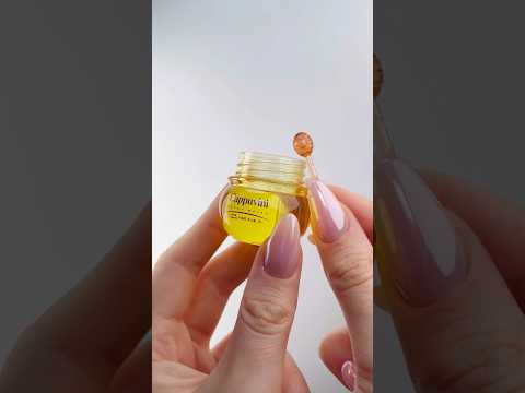 Mini honey pot 😭✨ #honey #lipgloss #lipmask #beautyfinds #makeup #yellow #viralmakeup #viral #fyp
