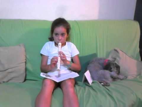 Martina genia en flauta dulce