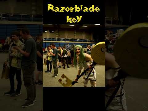 Girl with razorblade key #shorts #razor #pirates