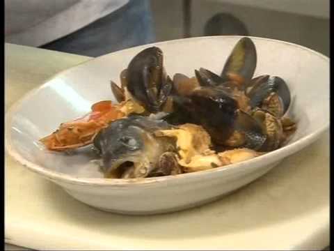 Trattoria La Curt: Ricetta Branzino a barchetta con frutti di mare alla pescatora