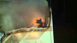 preview picture of video 'Wohnmobil geht auf der Autobahn in Flammen auf'
