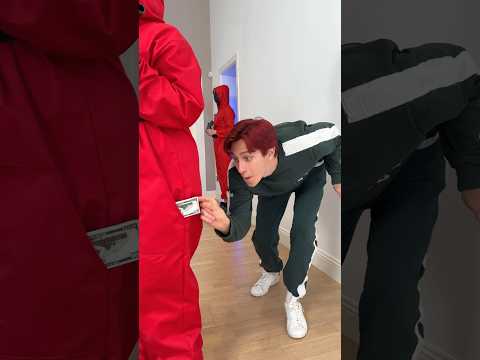 Don’t try this trick with a Squid Game Soldier 😉 #squidgame