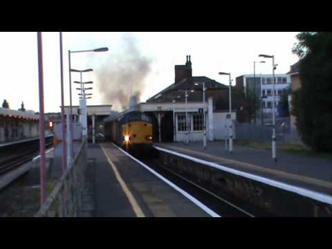 37069 and 37038 at Norwood Junction