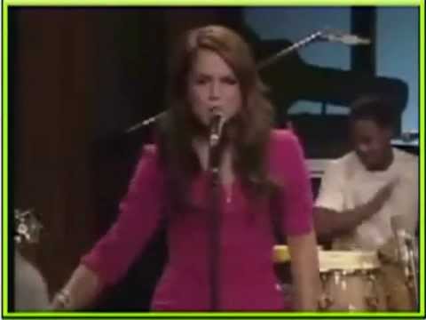 JoJo Live Vocal Range: C#3 - Eb6