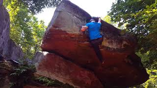 Video thumbnail of Adrénaline B, 6b. Laurenzoboulderfels