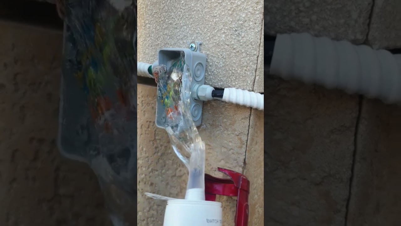 איטום קופסאת חיבורים באמצעות ג'ל מיוחד (מונוג'ל Monogel).