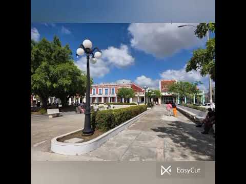 Parque Calixto García, Holguín, Cuba.
