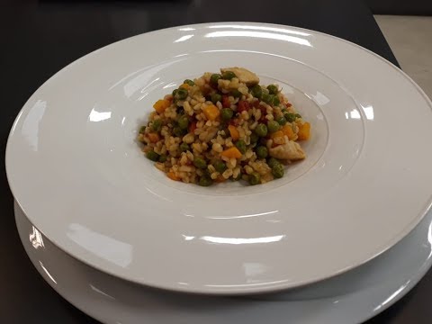 Rreze Dielli 25 Korrik  2019   Të Gatuajmë me Znj  Vjollca P2 Pilaf bullguri me pulë dhe bizele