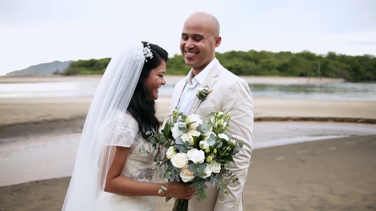 Minimalist Micro-Wedding • Lorena + Darlin