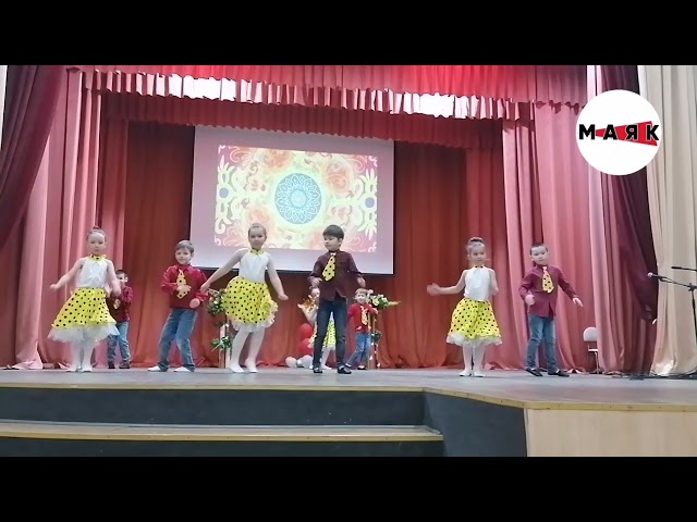 Азнакайның нәни йолдызчыклары сәхнә балкытты