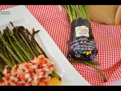 Ensalada Tibia de Esparragos con vinagreta de Bacalao y Vinagre de Arroz