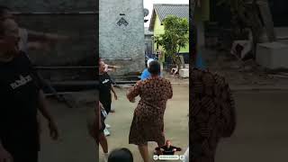 Download lagu EMAK EMAK JOGET LUCU NGAKAK ABIS ! #shortsvideo mp3 Download lagu EMAK EMAK JOGET LUCU NGAKAK ABIS ! #shortsvideo mp3