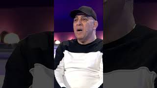 — Մի 20 երգի հեղինակ էլ ես եմ 🤣