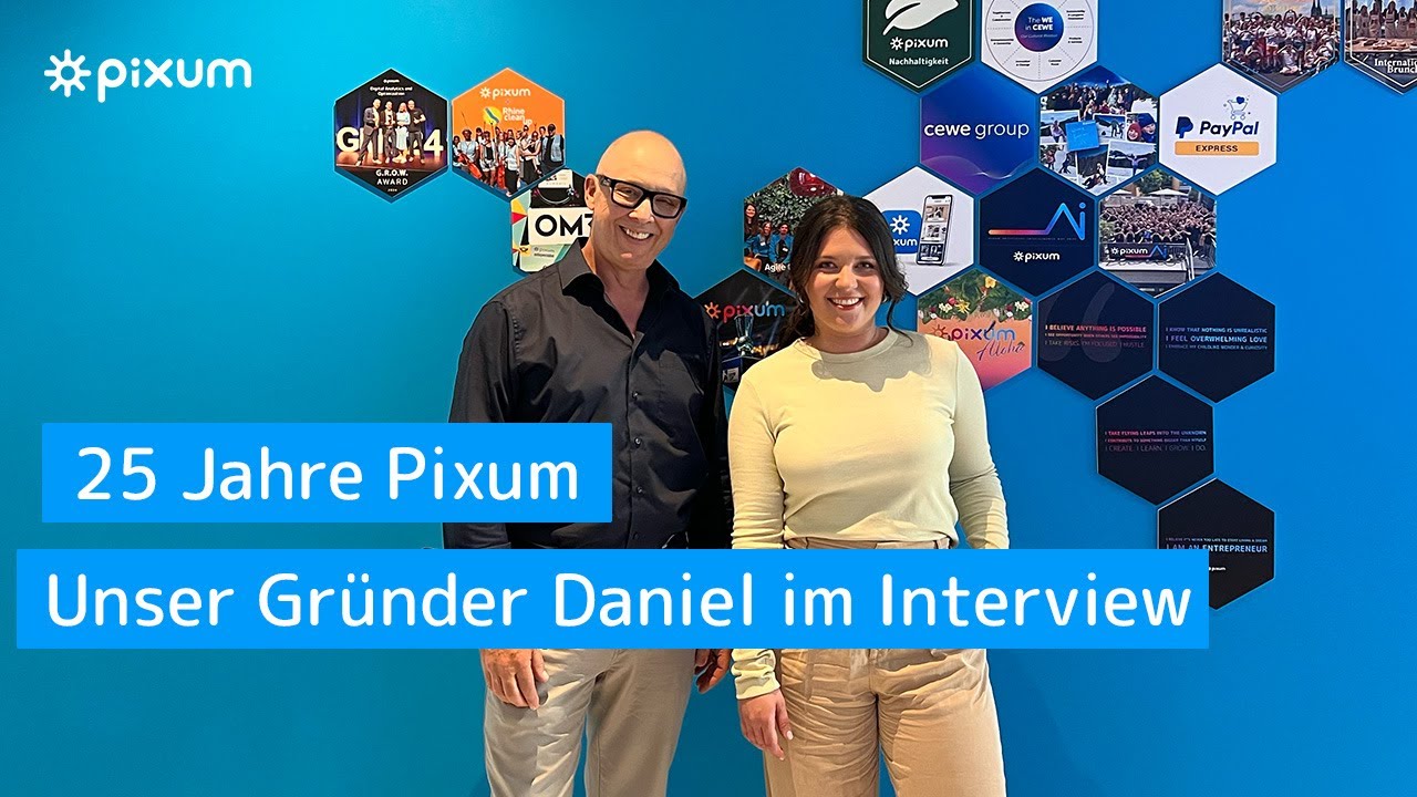 Nadina interviewt Pixum-CEO Daniel zu der Entstehungsgeschichte 