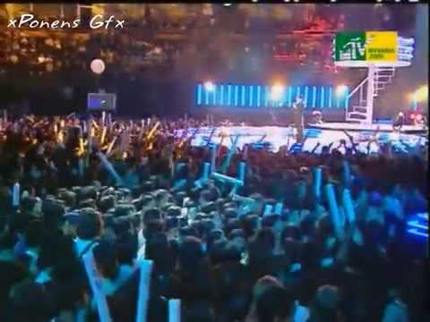 Siti Nurhaliza - Seindah Biasa (live at MTVAA 2005)
