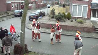 preview picture of video 'Optocht Erdmennekes Nieuw Bergen Limburg (22-2-2009 deel 3/3)'
